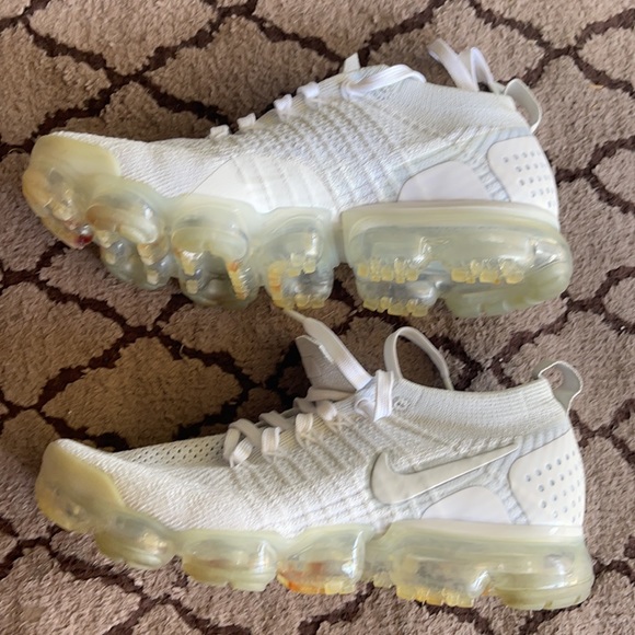 Nike VaporMax Triple White 2.0 size 9 - Picture 5 of 7